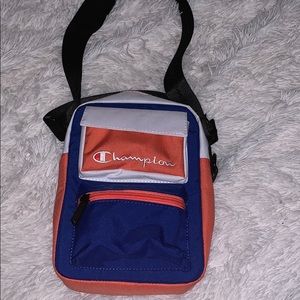 CHAMPION SHOULDER BAG